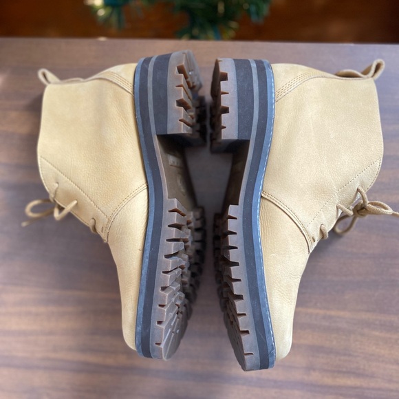 Timberland boots women’s size 9 barely worn! - Picture 7 of 11